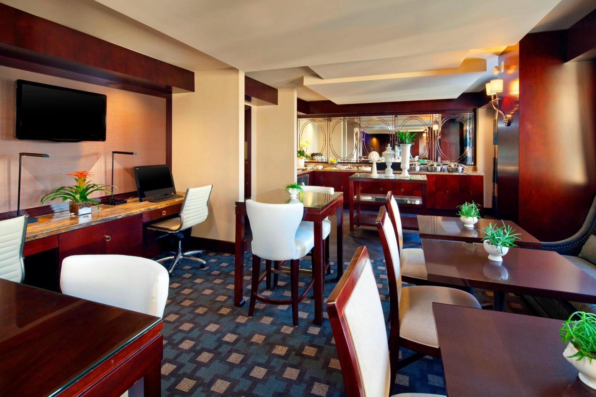 Sheraton Fairplex Suites & Conference Center Pomona Exterior photo